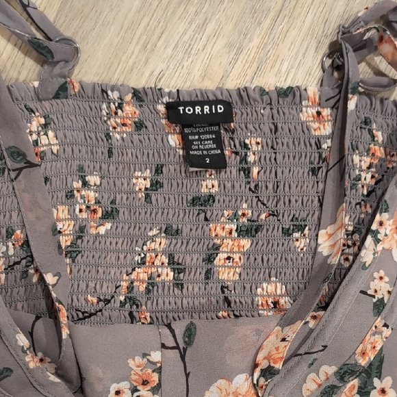 Torrid Floral Camisole - Soft Gray and Peach Size 2 (2x) - Picture 3 of 3